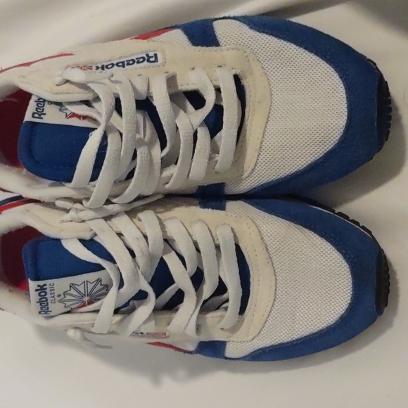 Classic Reebok size 8.5 - Picture 4 of 4